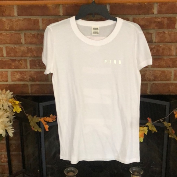 NWOT PINK Victoria’s Secret T-shirt with iridescent sequin PINK logo on back. - Picture 2 of 8
